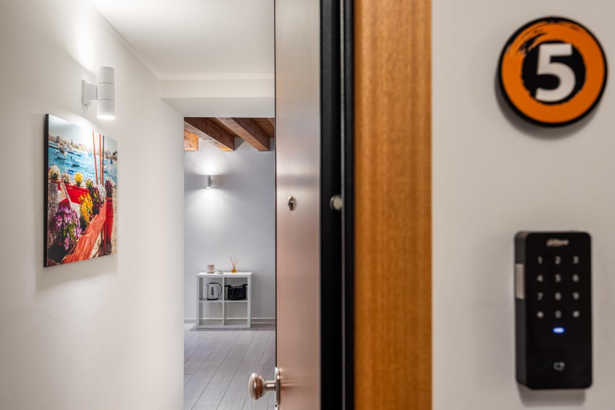 Open Sicily Homes - Near The Central Train Station Palerme Extérieur photo